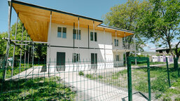 ჩეხეთის რესპუბლიკის კარიტასმა სახელმწიფო ზრუნვის სააგენტოს საოჯახო ტიპის სახლები გადასცა